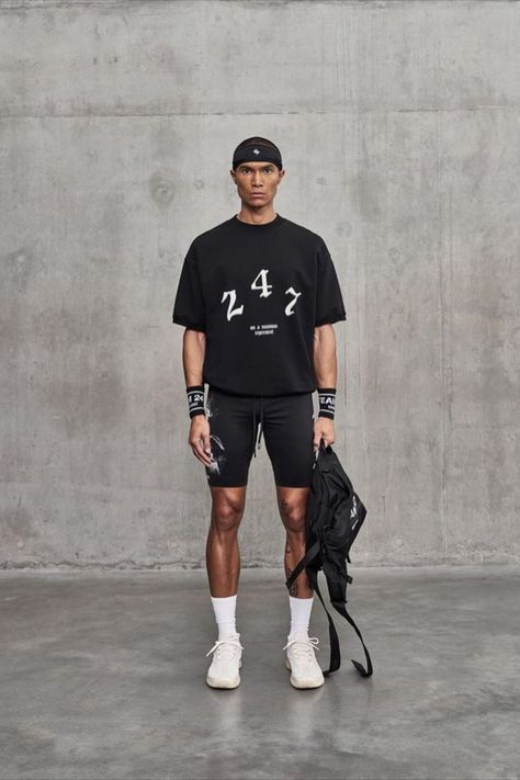 Represent team 247 fitness collection activewear running clothes gym clothes Vintage Gym Aesthetic, Crew Socks Outfit, Running Outfit Men, Vintage Activewear, Sport Editorial, Vintage Shirt Design, Vintage Running, Running Photos, Retro Gym