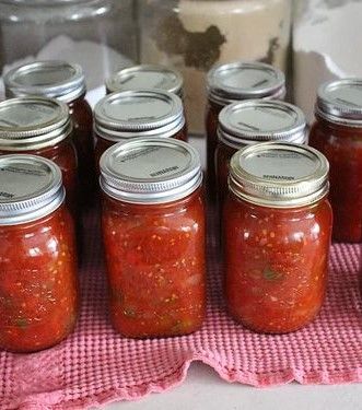 Homemade Chili Sauce For Canning, Canned Sweet Chili Sauce, Tomato Chili Sauce, Chilli Sauce Canning Recipe, Canning Chilli Sauce, Chilly Sauce Recipe, Sweet Chili Sauce For Canning, Easy Chili Sauce Recipe, Canning Chili Sauce Recipe