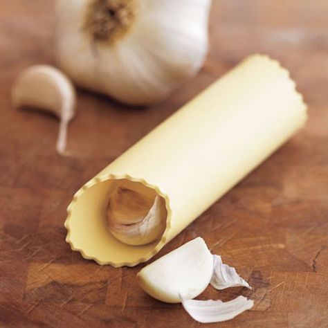 Small but Powerful: Here’s the #Garlic #Peeler! Garlic Tool, Garlic Peeler, Best Kitchen Tools, Easy Healthy Eating, Must Have Kitchen Gadgets, Summer Cooking, Vegetable Tools, Cool Kitchen Gadgets, Gifts For Cooks