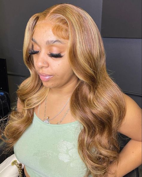 Brown And Blonde Quick Weave, Frontal Wigs Styles, Blonde Quick Weave, Light Copper Brown, Light Brown Wig, Mirror Selfie Ideas, Brown And Blonde, Sleek Ponytail Hairstyles, Straight Weave Hairstyles