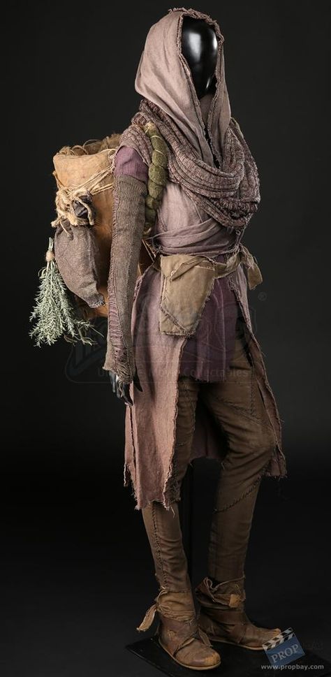 Fantasy Rags Outfit, Ragged Fantasy Clothing, Scavenger Outfit Post Apocalyptic, Tattered Fantasy Clothing, Wasteland Outfit Aesthetic, Travelers Outfit Dnd, Fantasy Clothing Traveller, Dystopian Fantasy Outfit, Baggy Fantasy Clothes