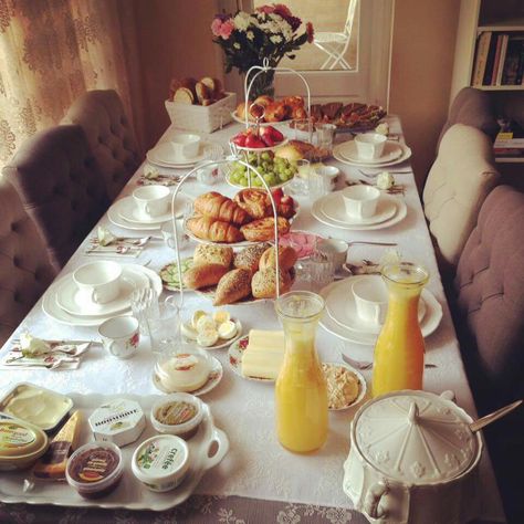 Paas Brunch, Brunch Buffet, Brunch Time, Continental Breakfast, Breakfast In Bed, Ramadan Kareem, Food Presentation, Food Plating, Recipe Of The Day