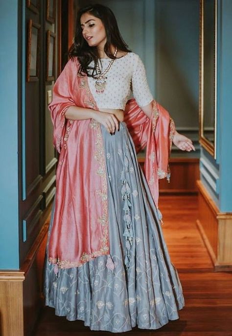 Lehnga Color Combination, Lehnga Designs Color Combinations, Lehenga Designs Color Combinations, Choli Color Combinations, Classy Lehenga, Beautiful Lehengas, Lehenga Color Combinations, Long Skirt And Top, Beautiful Lehenga