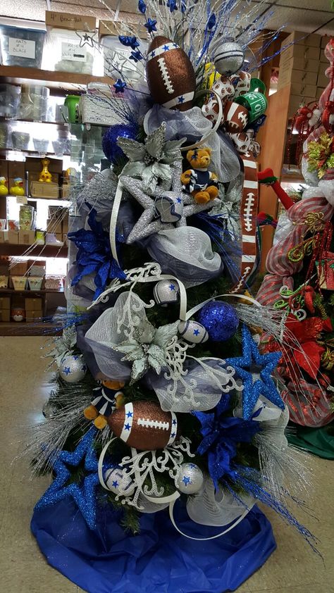 ⭐ Dallas Cowboys Christmas Tree ⭐ Christmas Trees For Men, Masculine Christmas Tree Topper, Football Christmas Decorations, Football Tree Ideas, Sports Themed Christmas Tree Ideas, Football Themed Christmas Tree Ideas, Football Christmas Tree Ideas, Dallas Cowboy Christmas Tree Ideas, Dallas Cowboy Christmas Tree