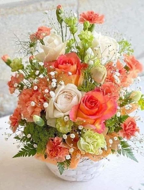 Basket Flower Arrangements, Floral Art Arrangements, Tropical Flower Arrangements, Birthday Wishes Flowers, Creative Flower Arrangements, Flower Vase Arrangements, Flower Arrangements Simple, Flowers Bouquet Gift, Fresh Flowers Arrangements