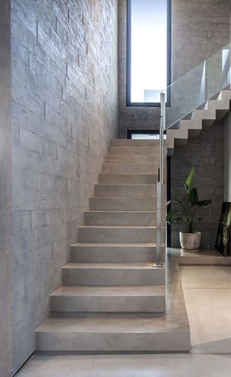 Small Staircase, Casa Interior, Concrete Staircase, Staircase Design Modern, Stair Design, Stair Lights, Small House Design Exterior, Concrete Stairs, Stairs Design Modern