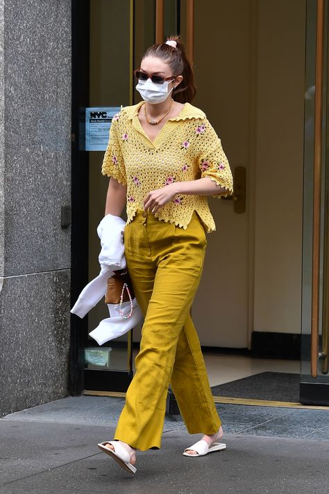 Gigi Hadid Wears Chic Slides and Crochet Top for Salon Trip in NYC – Footwear News Elegant Classy Dresses, Crochet Polo, Flowy Dress Casual, Gigi Hadid Street Style, Street Style 2023, Sun Dress Casual, Gigi Style, Gigi Hadid Outfits, Gigi Hadid Style