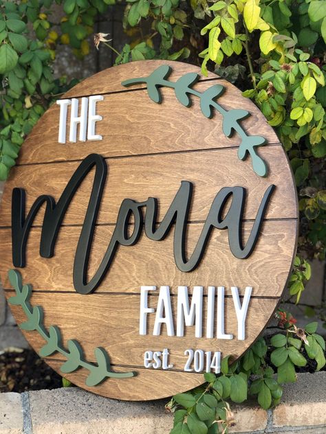 Wood Family Signs, Wood Name Plates For Home, Circle Name Signs, Round Name Plates For Home, Family Wood Signs With Names, Wooden Logo Sign, Wooden Name Plates For Home, Name Board For Home, Home Signs Wooden