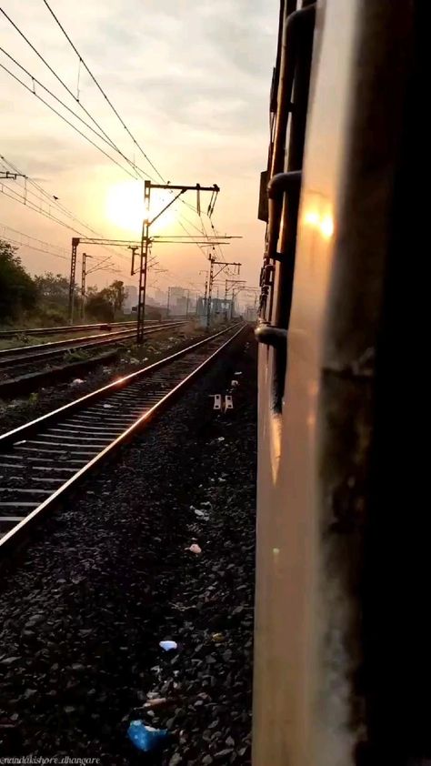 Railway Aesthetic Video, Train Travel Videos, Travel Videos Aesthetic, Travel Aesthetic Videos, Train Travel Aesthetic, Nature Baground Images, Train Scene, City Life Aesthetic, Train Video