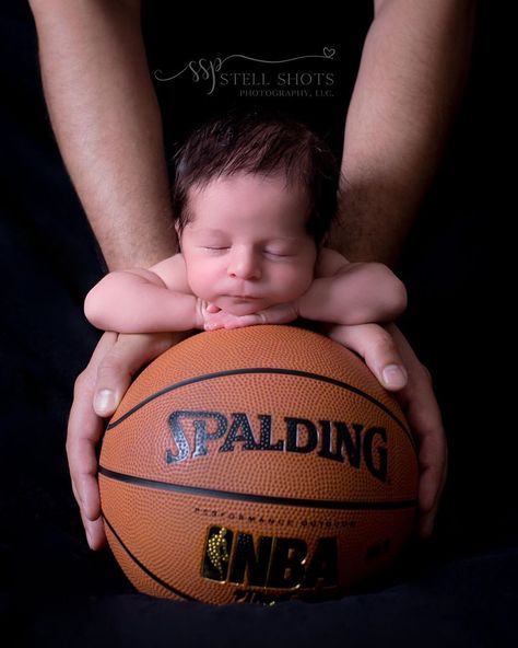 Ball Photoshoot, Newborn Basket, Basketball Baby, Basketball Photos, Studio Portrait Photography, Baby Boy Photography, Newborn Twins, Studio Portrait, Newborn Shoot