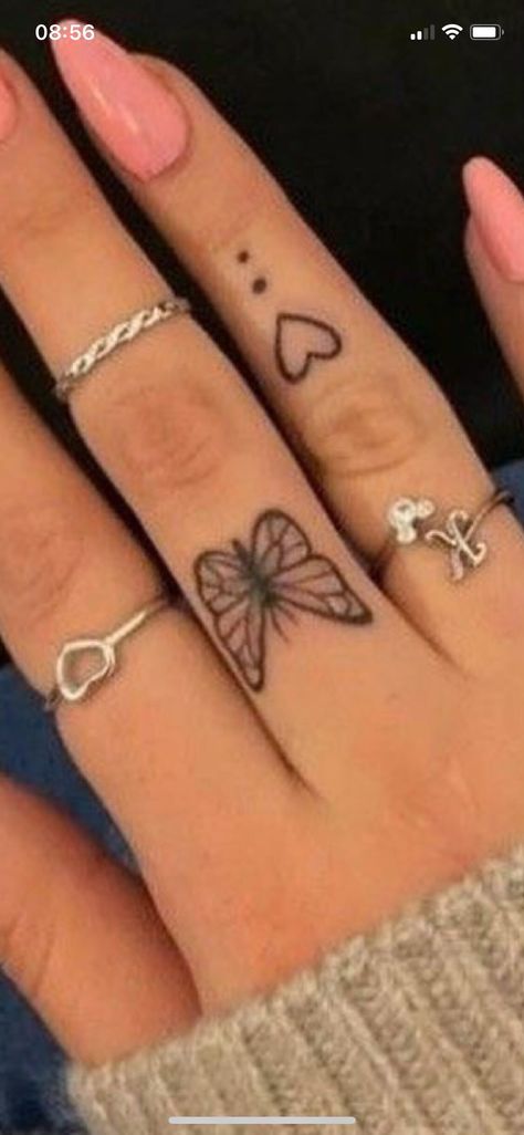 Infinity Finger Tattoos For Women, Infinity Finger Tattoos, Thumb Tattoos, Cute Simple Tattoos, Finger Tattoo For Women, Getting A Tattoo, Infinity Tattoos, Cute Little Tattoos, Hand Tattoos For Women