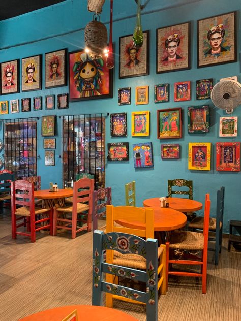 Peruvian Restaurant Interior Design, Old Mexican Restaurant, Mexican Coffee Shop Interior Design, Authentic Mexican Restaurant Design, Mexican Cafe Design, Tex Mex Restaurant Design, Mexican Restaurant Decor Ideas, Mexican Cafe Aesthetic, Mexican Cafe Interior