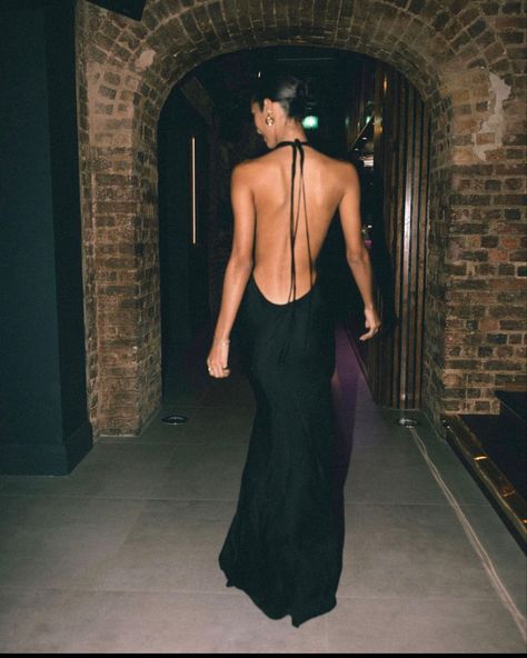 Low Back Formal Dress Evening Gowns, Backless Dress Night Out, Backless Dress Party, Plunge Back Prom Dress, Low Back Dress Aesthetic, Black Classy Dress Aesthetic, Purple Backless Dress, Rat And Boa Black Dress, Law Ball Dress