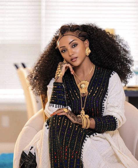 Ethiopia Clothing, Ethiopian Hair, Black Women Hair Color, Facial Routine Skincare, Ethiopian Traditional Dress, Ethiopian Women, Ethiopian Dress, Habesha Kemis, Prom Photoshoot