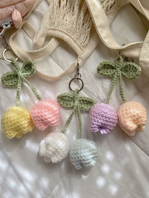 Crochet Hanging Flower Keychain Crochet Bagcharms, Bag Charms Crochet, Flower Keychain Crochet, Crochet Flower Keychain, Bag Charm Crochet, Crochet Keychain Ideas, Crochet Charms, Crochet Bag Charm, Crochet Store