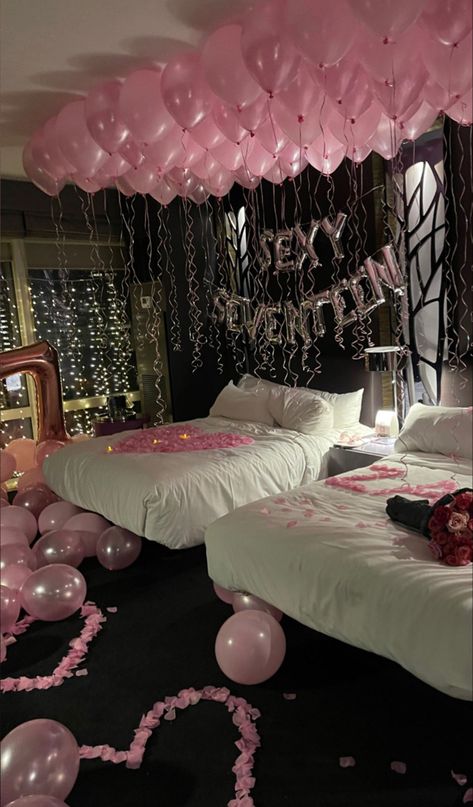 18th Birthday Airbnb, Pink Hotel Room Decorations, Decorated Airbnb For Birthday, Baddie Birthday Decorations, 18th Birthday Outfit Ideas Winter, 15tg Birthday Party Ideas, Sweet 16 Hotel Party Decoration, Hotel Birthday Decorations For Her, Birthday Airbnb Decorations