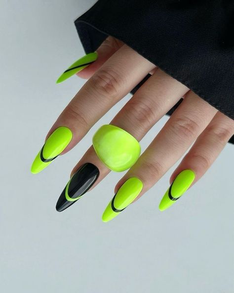 Lime Green Nails, Neon Green Nails, Green Nail Art, Cow Nails, Wow Nails, Subtle Nails, Goth Nails, Simple Gel Nails, Stiletto Nails Designs