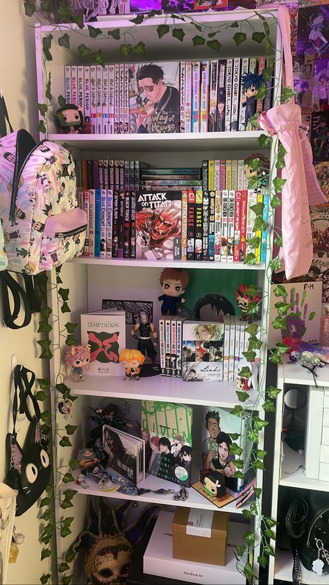 Room Ideas Aesthetic Plushies, Comic Book Room Aesthetic, Boho Anime Room, Anime Decoration Room, K Pop Room Decor Ideas, Anime Nerd Aesthetic, Anime Maximalist Room, K Pop Collection, K Pop Shelf Ideas