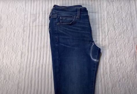 Making High Rise Jeans Low Rise, How To Make Low Rise Jeans High Waisted, How To Make High Waisted Jeans Lower, Jeans Tutorial, Low Waisted Pants, Low Waist Pants, High Wasted Jeans, Shabby Chic Ideas, Low Waisted Jeans