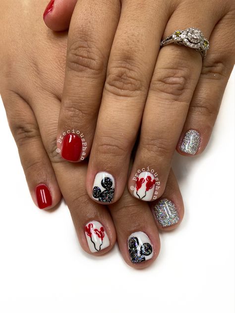 Valentine Mickey Nails, Disney Nails Valentines Day, Disney World Nails Christmas, Mickey Mouse Valentines Nails, Disney Heart Nails, Mickey Mouse Inspired Nails, New Years Disney Nails, 4th Of July Disney Nails, Red Mickey Nails