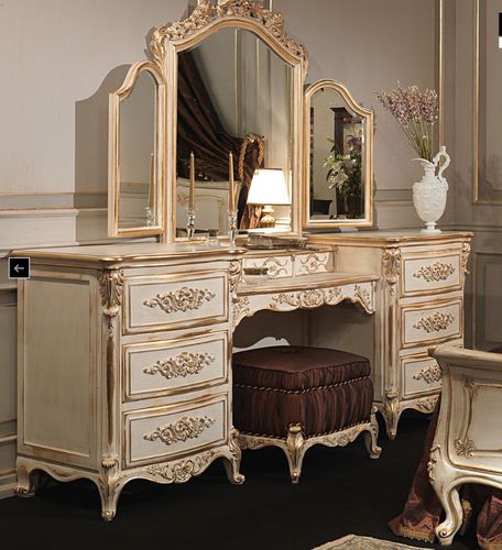 Vintage Gold Vanity, White And Gold Furniture, Luxury Furniture Bedroom, Regal Furniture, White Vintage Dresser, Classic Furniture Bedroom, Dressing Table Vintage, Dresser Aesthetic, Vintage Vanities