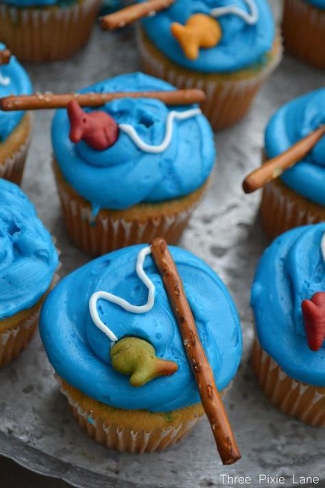 Birthday Cupcakes For Kids, Cupcakes For Kids, Fishing Cupcakes, Best Cupcake, Fun Cupcake Recipes, Fishing Birthday Party, Swedish Fish, Fishing Party, Kitchen Fun