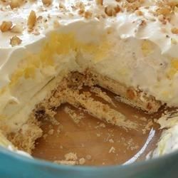 Mom's Texas Delight Recipe - Allrecipes.com Strawberry Cheesecake Salad, Texas Food, Layered Desserts, Pudding Desserts, Pie Dessert, Yummy Sweets, Sheet Cake, Recipes Food, Christmas Baking