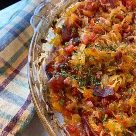 German Sauerkraut Casserole Sauerkraut Casserole, German Sauerkraut, German Food Authentic, Sauerkraut Recipes, Pumpkin Bread Recipe, Best Side Dishes, Cabbage Recipes, German Food, Veggie Dishes