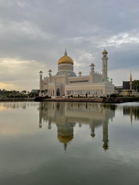 Brunei Aesthetic, Brunei Travel, Muslim Countries, Wide World, All Countries, Traveling The World, Good Morning Images, Morning Images, 2024 Vision