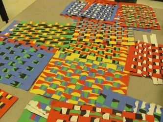 Multicultural Art and Craft Lessons for Kids K-12: Crafts from Around the World: KinderArt Multicultural Crafts, Diversity Activities, Africa Craft, African Art Projects, African Crafts, Kindergarten Lesson Plans, Paper Weaving, Kente Cloth, Africa Art