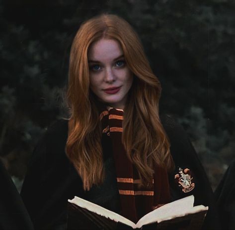 fc : abigail cowen :) young lily evans edit <3 Lily Evans Cosplay, Abigail Cowen Aesthetic, Young Lily Evans, Abigail Cowen Gif, Abigail Cowen Icons, Lily Harry Potter, Lilly Evans, Lily Luna Potter, Lily Evans Potter