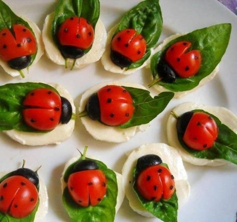 Decorações Com Comidas, Snacks Für Party, Fun Kids Food, Food Humor, Food Presentation, Finger Food, Creative Food, Cute Food, Appetizer Snacks