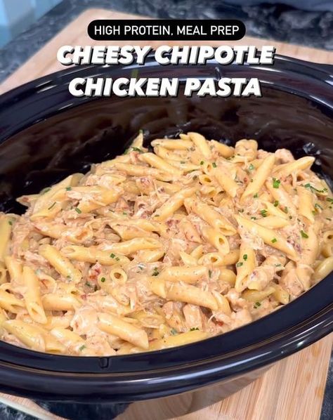 Cheesy Chipotle Chicken Pasta, Chipotle Chicken Pasta, Slow Cooker Meal Prep, Stealth Health, 40g Protein, High Protein Pasta, Slow Cooker Meal, Crockpot Pasta, Slow Cooker Pasta