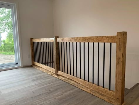 Wrought Iron Railings Interior, Loft Railing Ideas Rustic, Farmhouse Stair Railing Ideas, Farmhouse Railing, Rebar Railing, Log Railing, Diy Stair Railing, Loft Railing, Rustic Stairs