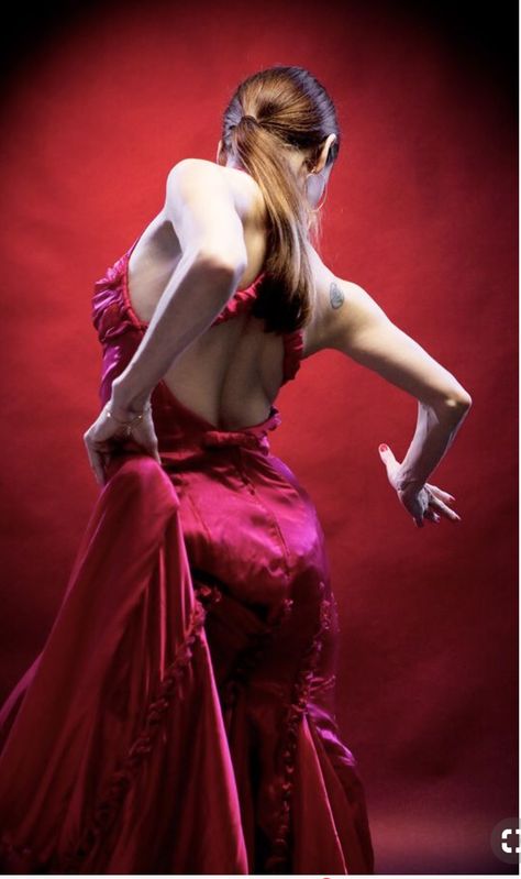 Flamenco Dancers Photography, Dancing Poses Drawing Couple, Dancer Photography, Tango Dancers, Spanish Dancer, Flamenco Dancer, Dance Photography Poses, Dancers Art, Flamenco Dancing