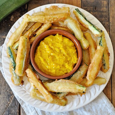 Beer Battered Zucchini Fries with Saffron Aioli - Spain on a Fork Beer Batter Zucchini, Beer Battered Zucchini, Zucchini Planks, Battered Zucchini, Courgette Fries, Zucchini Sticks, Beer Battered, Zucchini Fries, Beer Batter