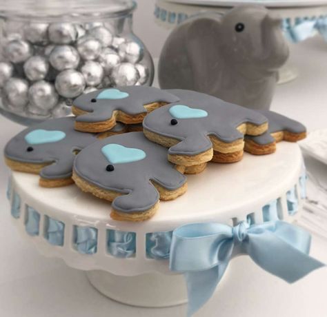 Baby Micheal | CatchMyParty.com Elephant Baby Shower Cake, Elephant Baby Shower Boy, Babyshower Party, Elephant Baby Shower Theme, Elephant Cakes, Baby Shower Treats, Elephant Shower, Baby Elefant, Baby Shower Party Ideas