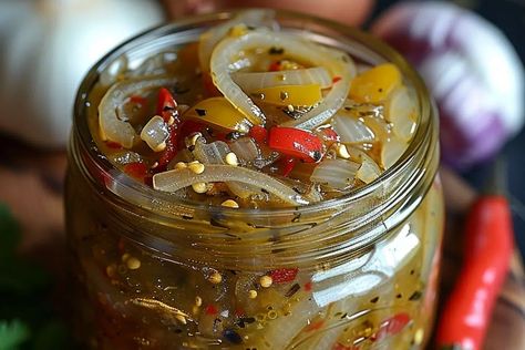 Onion Pepper Relish Recipe, Canning Peppers, Freezing Peppers, Cream Cheese Pasta, Condensed Coconut Milk, Cheeseburger Pie, Pepper Relish, Homemade Comfort Food, Fresh Salad Recipes