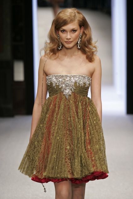 Georges Hobeika Haute Couture Spring/Summer 2006 Hobeika Georges, 2006 Fashion, 2006 Runway, Oki Doki, 90s Runway Fashion, Character Clothes, Georges Hobeika, Fairy Fashion, Inventors