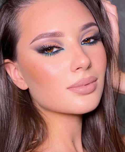 Gray Makeup Looks, 2021 Color Of The Year, Gray Makeup, Maquillage On Fleek, Grey Makeup, Prom Eye Makeup, Eye Makeup Styles, Eye Makeup Pictures, Evening Makeup