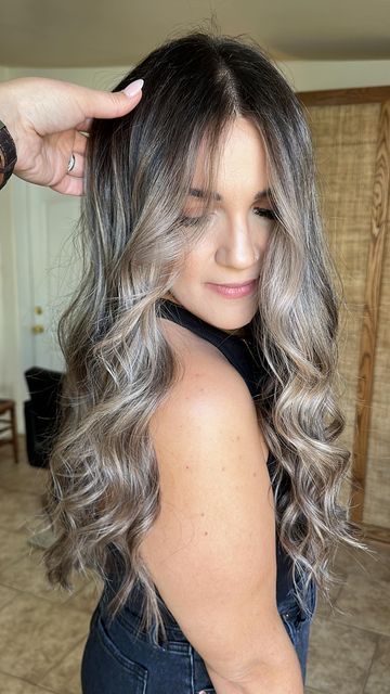 Brittany | OC BLONDING on Instagram: "R E F R E S H 🌱 Bright, blended, subtle. We went a little darker for the gloomy season ahead by doing a partial highlight, focusing on the money piece, and melting it into her roots. We toned with Redken ShadesEQ 9v+8v+8gi+9n (obviously I winged it 🫠) #redkenshadeseq #partialbalayage #darkbalayage #ocstylist" Dark Balayage, Partial Balayage, Partial Highlights, Redken Shades Eq, Less Is More, Blending, Hair