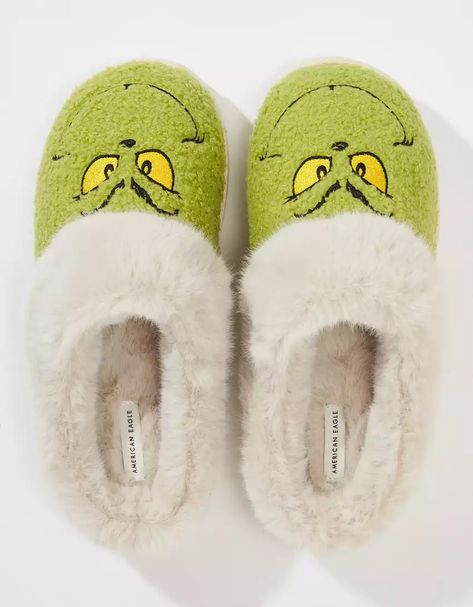 Grinch Slippers, Grinch Outfit, Pig Slippers, Grinch Design, Grinch Stuff, Burr Basket, Burberry Perfume, Whoville Christmas, Rhinestone Slides