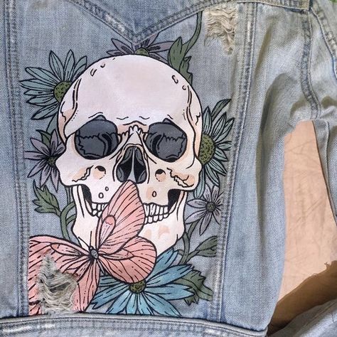 Custom painted denim Jacket Painting Ideas, T Shirt Painting Ideas, Denim Jacket Diy Paint, Jacket Painting, Please Text Me, Jean Jacket Diy, Girly Goth, Customised Denim Jacket, Diy Denim Jacket