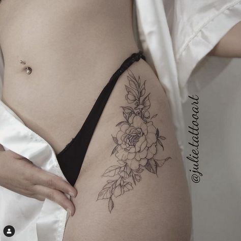 fine line floral hip tattoo julie.tattooart Fine Line Floral Hip Tattoo, Small Floral Hip Tattoo, Thigh Tattoos Women Fine Line, Fine Line Tattoo Hip, Fine Line Thigh Tattoo, Floral Hip Tattoos Women, Simple Hip Tattoos Women, Simple Hip Tattoo, Hip Floral Tattoo