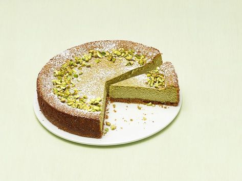 Pistachio Ricotta Cake Recipe, Pistachio Ricotta Cheesecake, Pistachio Ricotta Cake, Pistachio Tiramisu, Pistachio Cake Recipe, Ricotta Cake Recipes, Blonde Brownies, Pistachio Dessert, Pistachio Cheesecake