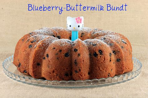 Blueberry-Buttermilk Bundt - I Like Big Bundts by Food Librarian, via Flickr Huckleberry Cake, Light Fruit Cake, Rum Liquor, Lemon Bundt Cake, Lemon Glaze, Cake Day, Pound Cakes, Pumpkin Apple, Baked Goodies