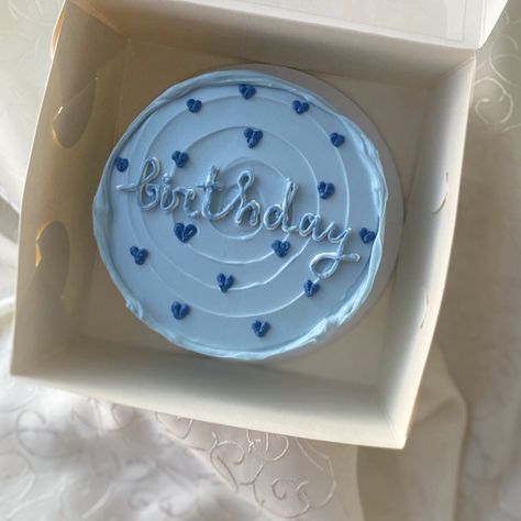 Simple Birthday Cake Blue, Simple Aesthetic Birthday Cakes Blue, Aesthetic Birthday Party Themes Blue, Cute Blue Birthday Cakes, Light Blue Birthday Cake For Women, Blue Cake For Boys, Simple Blue Birthday Cake, Birthday Cake Light Blue, Blue 18th Birthday Cake