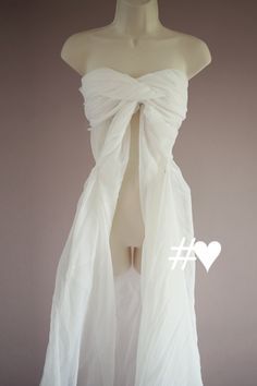 Hashtag Love Props: How to Make A No-Sew Maternity Gown Photography Prop High Fashion Maternity Shoot, Diy Maternity Gown, Diy Maternity Dress, Maternity Gown Photography, Diy Maternity Clothes, Diy Maternity Photos, Sewing Photography, Diy Photography Props, Photo Props Diy