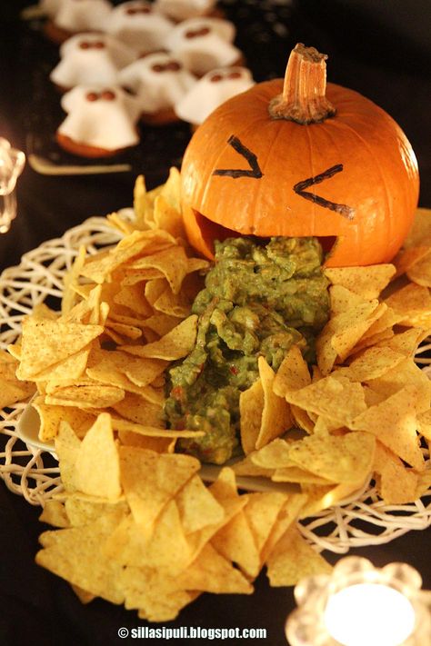 Teen Halloween Party, Halloween Glam, Halloween Buffet, Halloween Food Dinner, Recetas Halloween, Halloween Themed Food, Halloween Party Appetizers, Halloween Food Appetizers, Dulces Halloween