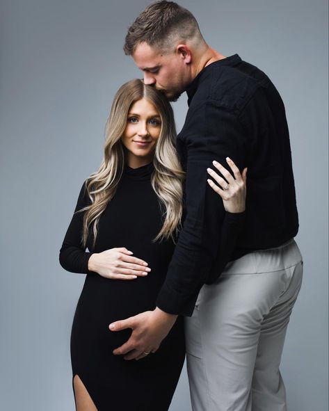 Maternity Couple Studio, Formal Maternity Pictures, Pregnancy Photos Black And White, Black Dress Maternity Pictures Couple, Maternity Pictures With Husband Studio, Maternity Self Photo Studio, Maternity Shoot Couple Poses, Elegant Maternity Shoot With Husband, Maternity Photo Shoot Studio